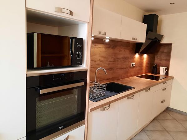 A louer appartement plain pied meublé type F2  secteur cathédrale