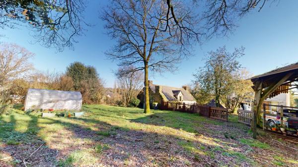 Maison + Hangar + Bâtisse à rénover + Dépendances sur 4 555 m² de terrain. (visite virtuelle disponible)
