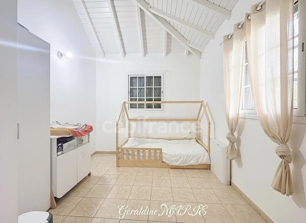 Maison au Lamentin, Section Paul: un havre de tranquillité aux portes des commodités