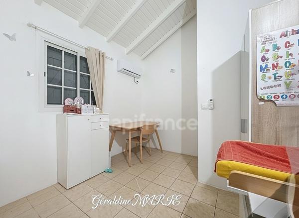 Maison au Lamentin, Section Paul: un havre de tranquillité aux portes des commodités