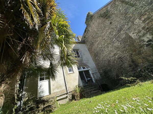 Au Coeur de la Basse-Ville de Quimperlé, Ensemble Immobilier Au Potentiel de 250m² – Idéal Investisseur !