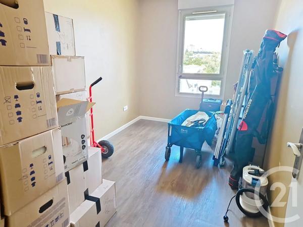 Appartement F4 à vendre  4 pièces - 70 m 2   ST ETIENNE DU ROUVRAY  - 76