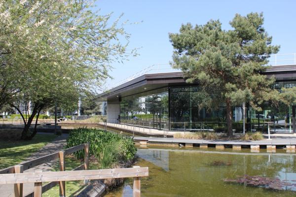 Location bureaux divisibles Villepinte proche RER B et services sur site