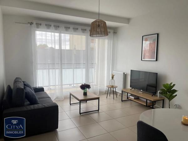 Appartement à louer 3 pièces 62.8m² Chartres (28000)