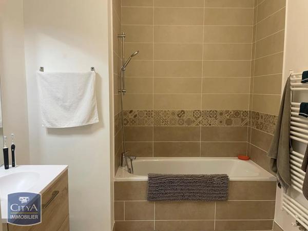 Appartement à louer 3 pièces 62.8m² Chartres (28000)