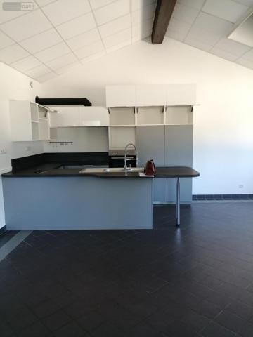 Appartement ancien à louer à Grand-Bourgtheroulde dans l'Eure (27520), ref :