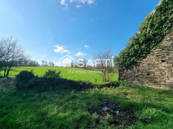 Corps de ferme en pierre avec 2 maisons - 3 dépendances– 184 m² – Terrain 1 799 m² – BAUDRE