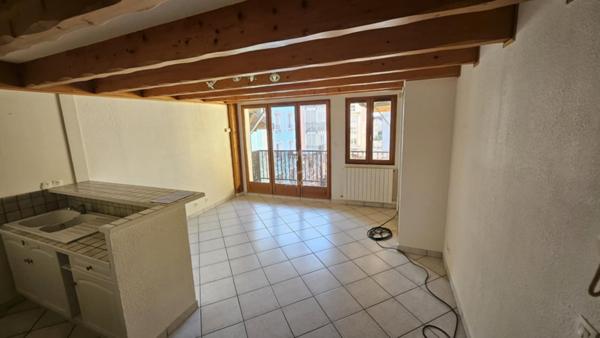 EXCLUSIVITÉ  CENTRE-VILLE ALBERTVILLE  T3 DUPLEX AU DERNIER ÉTAGE
