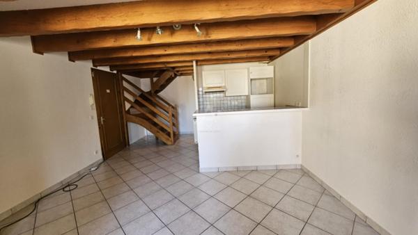 EXCLUSIVITÉ  CENTRE-VILLE ALBERTVILLE  T3 DUPLEX AU DERNIER ÉTAGE