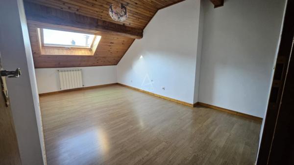 EXCLUSIVITÉ  CENTRE-VILLE ALBERTVILLE  T3 DUPLEX AU DERNIER ÉTAGE