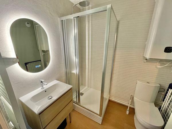 A LOUER - NANTES ST CLEMENT - Studio ENTIEREMENT MEUBLÉ de 22,39 m²