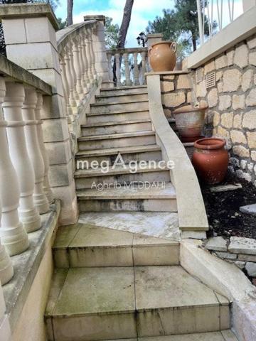 Maison à SAINT-GEORGES-DE-DIDONNE, 17110 - 10 pièces 178m²