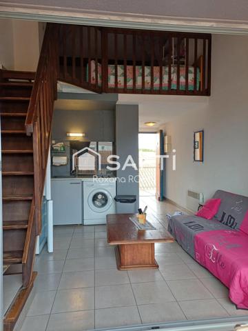 situé à 2 minutes du port et à 5 minutes de la plage, Ce t3 offre un cadre de vie privilégié,