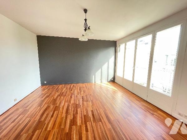 Appartement 3 pièces avec balcon au sein d'une résidence sécurisée et entretenue