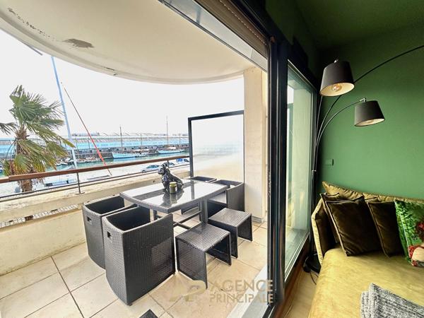 T2 - Ville en Bois - Vu Bassin des Chalutiers 294 000 € **  - Référence  MRGY0FFP