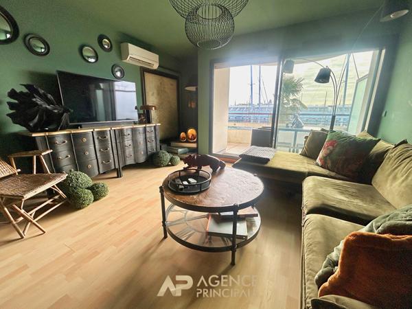 T2 - Ville en Bois - Vu Bassin des Chalutiers 294 000 € **  - Référence  MRGY0FFP