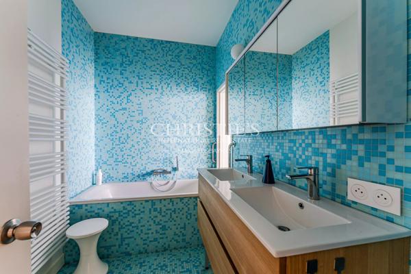 Appartement d’exception en première ligne avec vue panoramique sur le Bassin