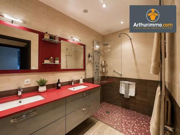 Vente                                                      Appartement
                        
                     3 pièces                      71 m2                     à Porticcio