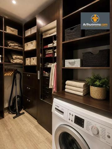 Vente                                                      Appartement
                        
                     3 pièces                      71 m2                     à Porticcio
