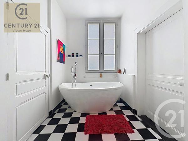 Appartement F5 à vendre  4 pièces - 218,23 m 2   LIMOGES  - 87