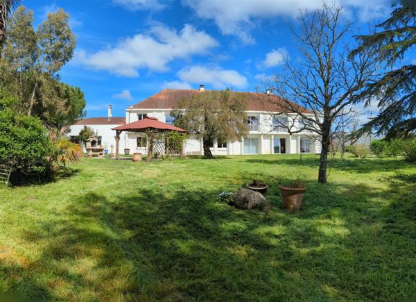 SURPRENANTE MAISON EN POSITION DOMINANTE