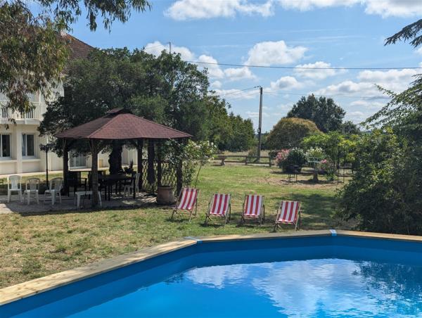 SURPRENANTE MAISON EN POSITION DOMINANTE