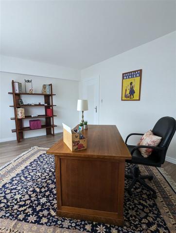 SURPRENANTE MAISON EN POSITION DOMINANTE