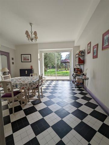 SURPRENANTE MAISON EN POSITION DOMINANTE