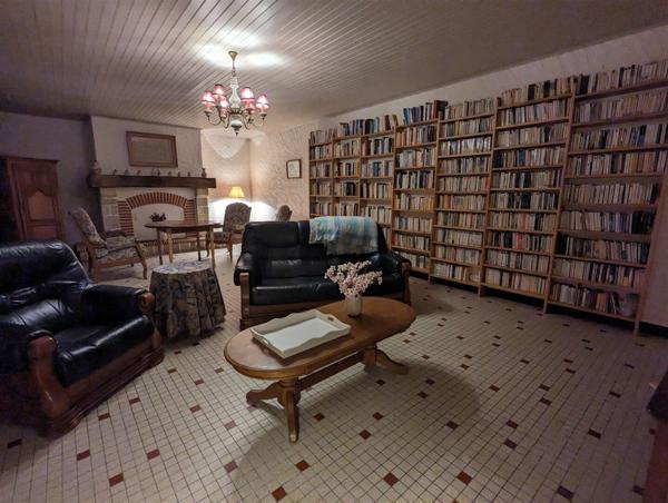 SURPRENANTE MAISON EN POSITION DOMINANTE