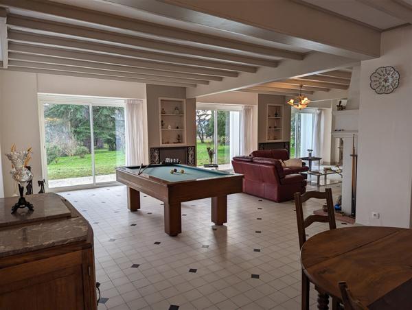 SURPRENANTE MAISON EN POSITION DOMINANTE