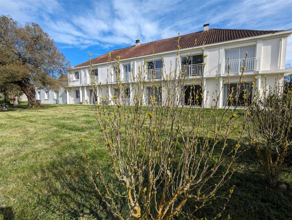 SURPRENANTE MAISON EN POSITION DOMINANTE