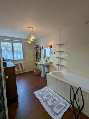 SURPRENANTE MAISON EN POSITION DOMINANTE