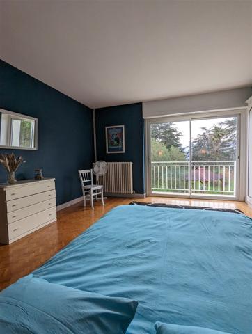 SURPRENANTE MAISON EN POSITION DOMINANTE