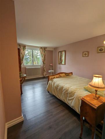 SURPRENANTE MAISON EN POSITION DOMINANTE