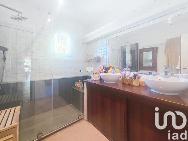 Maison à vendre 5 pièces 205 m² Sainte-Maxime