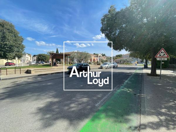 Bureaux à vendre à Vauvert en rez-de-chaussée avec parking sécurisé