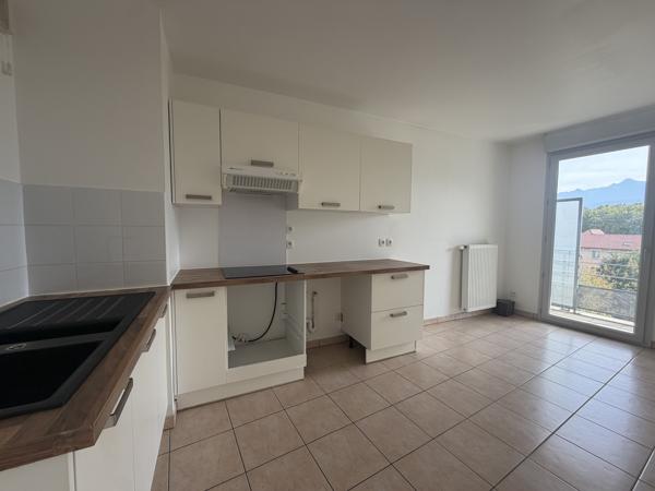 T3 AVEC GARAGE RÉSIDENCE RECENTE