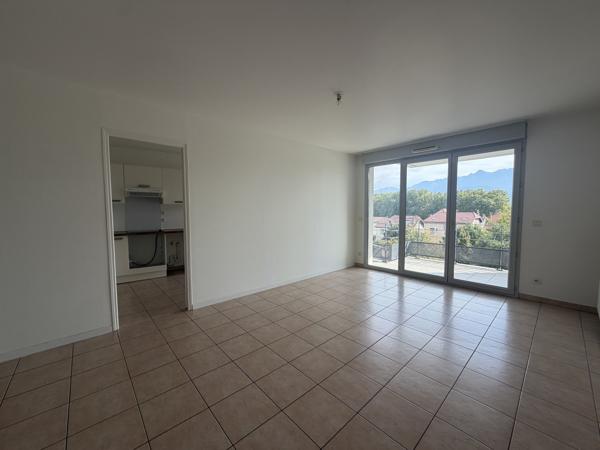T3 AVEC GARAGE RÉSIDENCE RECENTE