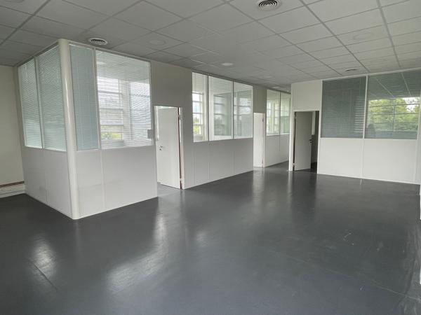 Bureaux à louer à HEUDEBOUVILLE 27400