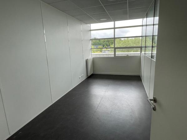 Bureaux à louer à HEUDEBOUVILLE 27400