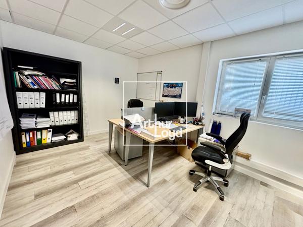 Bâtiment indépendant 600 m² - Bureaux et stockage léger à Saint-Jean-de-Védas, accessibilité optimale