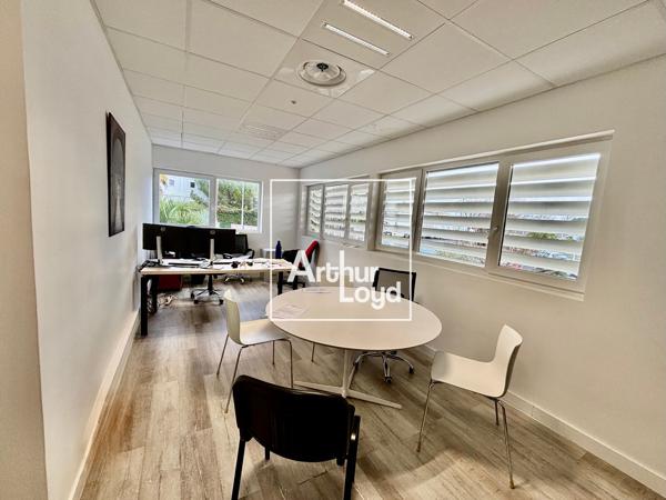 Bâtiment indépendant 600 m² - Bureaux et stockage léger à Saint-Jean-de-Védas, accessibilité optimale