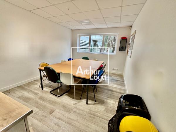 Bâtiment indépendant 600 m² - Bureaux et stockage léger à Saint-Jean-de-Védas, accessibilité optimale