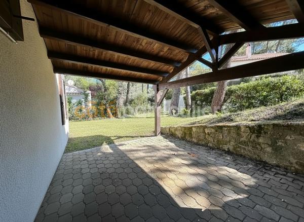 Vente
                Maison66 m² - 3 Pièces -
                    LA TREMBLADE (17390)