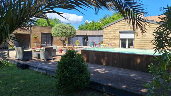 Vente
                Maison66 m² - 3 Pièces -
                    LA TREMBLADE (17390)
