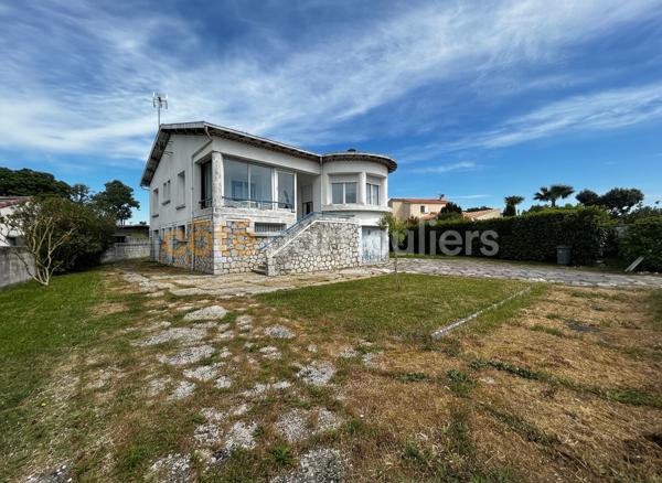 Vente
                Maison66 m² - 3 Pièces -
                    LA TREMBLADE (17390)