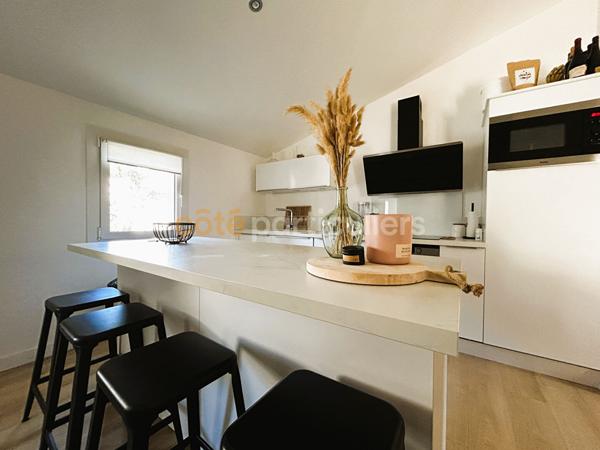 Vente
                Maison66 m² - 3 Pièces -
                    LA TREMBLADE (17390)