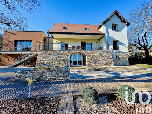 Maison 6 pièces de 220 m² à Crayssac (46150)