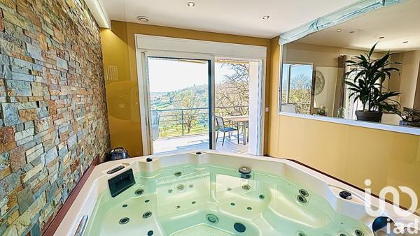 Maison 6 pièces de 220 m² à Crayssac (46150)