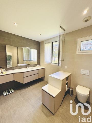 Maison 6 pièces de 220 m² à Crayssac (46150)